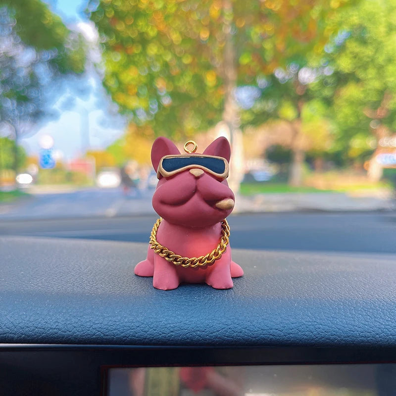 Bulldog figurine detail
